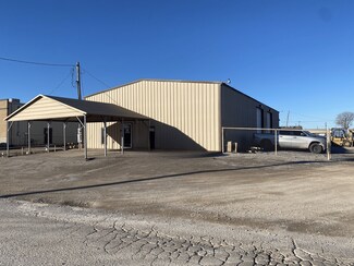 Plus de détails pour 201 NE 4TH St, Lindsay, OK - Industriel/Logistique à louer