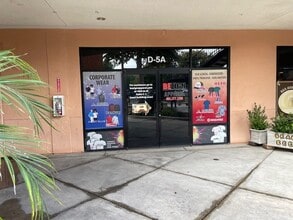 6591-6599 Collins Dr, Moorpark, CA à louer Photo de l’immeuble– Image 1 sur 4