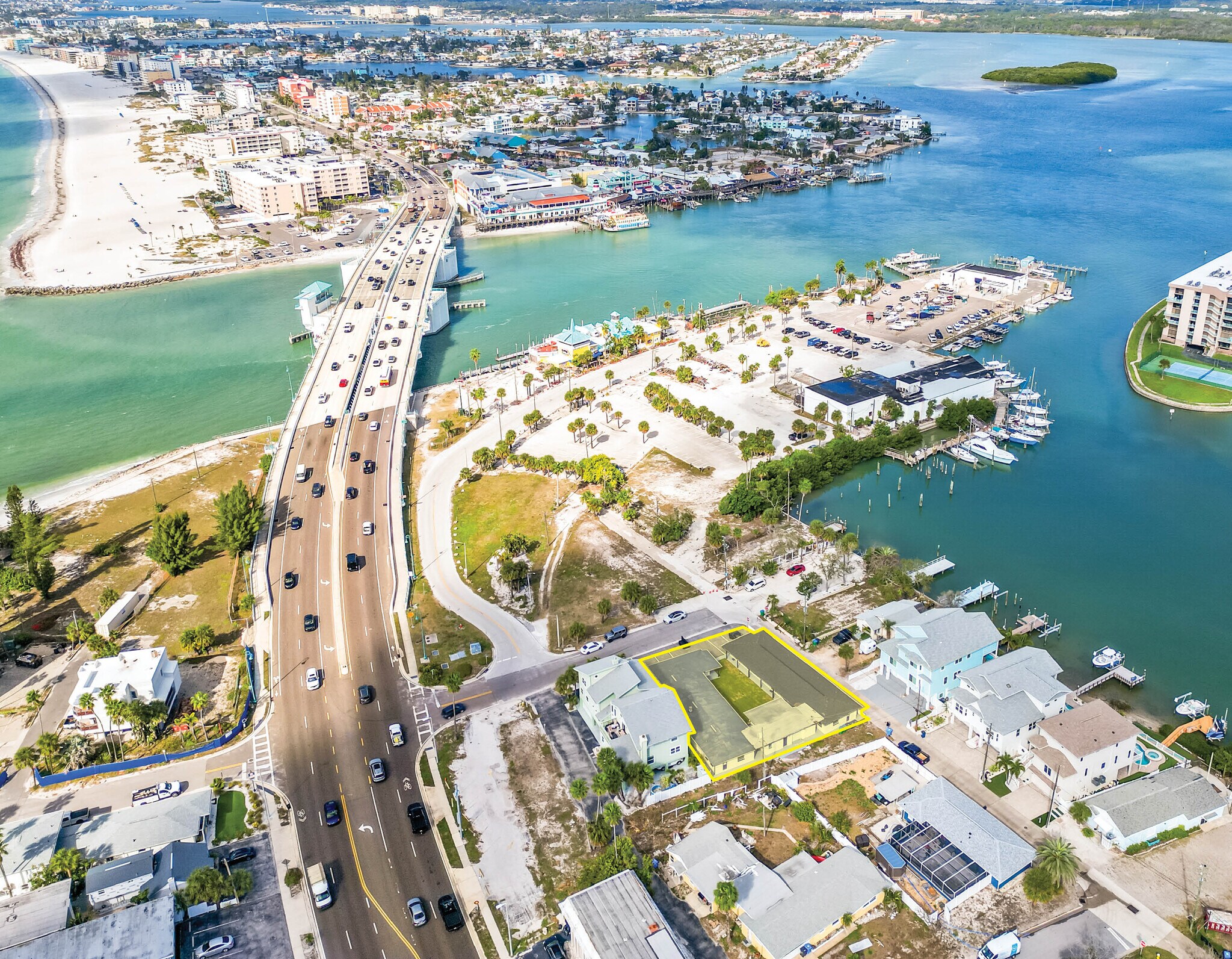 117 127th Ave, Treasure Island, FL à vendre Photo principale– Image 1 sur 10