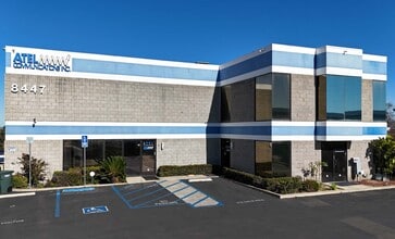 8447 Miramar Mall, San Diego, CA à louer Photo de l’immeuble– Image 1 sur 3