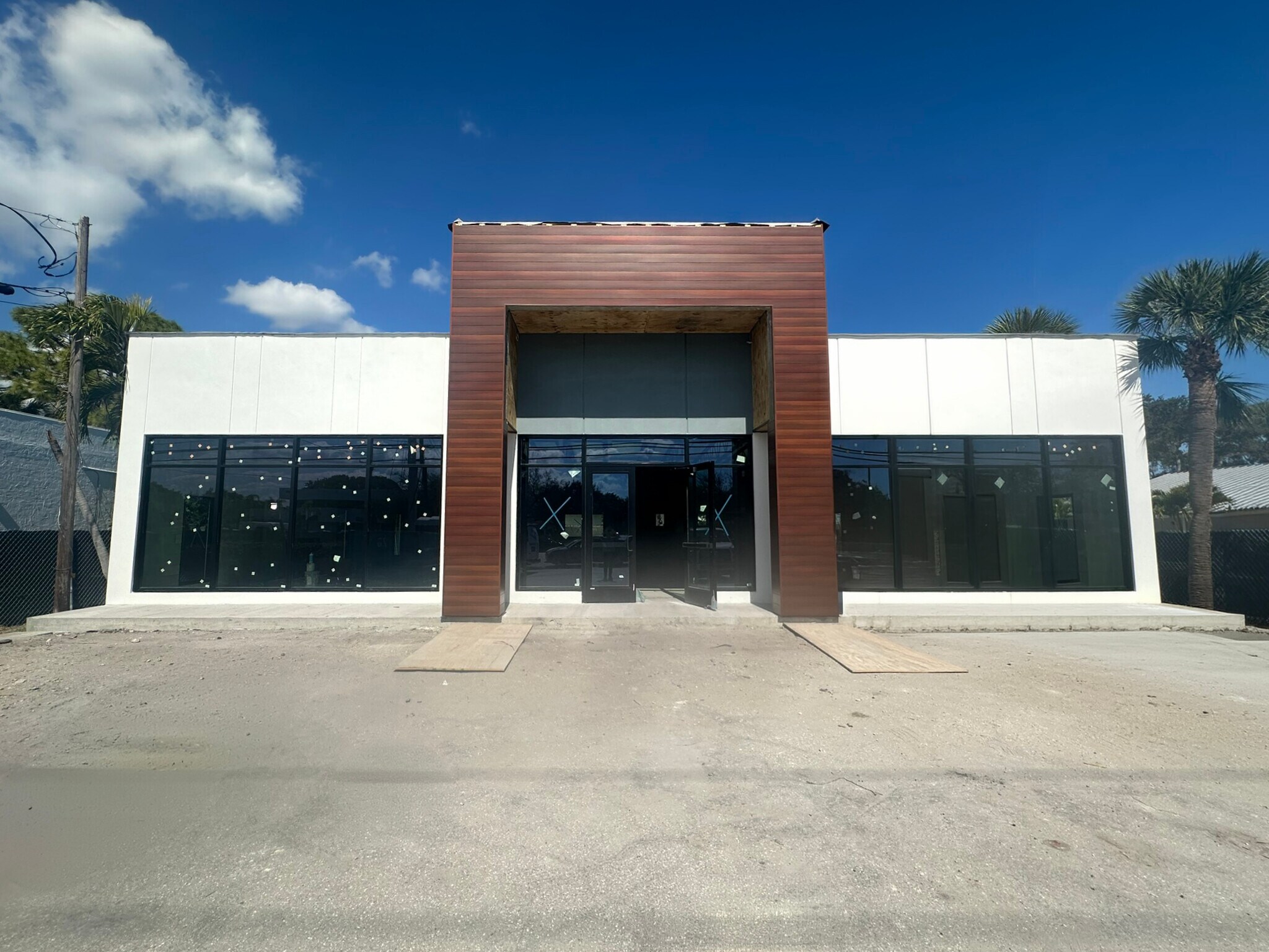 4265 Northlake Blvd, Palm Beach Gardens, FL à louer Photo de l’immeuble– Image 1 sur 2