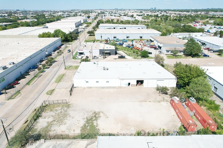 10780 Shady Trl, Dallas, TX à louer - Photo de l’immeuble – Image 1 sur 15