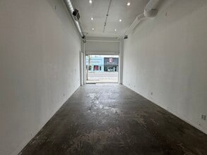 7406 Melrose Ave, Los Angeles, CA à louer Photo de l’immeuble– Image 1 sur 8