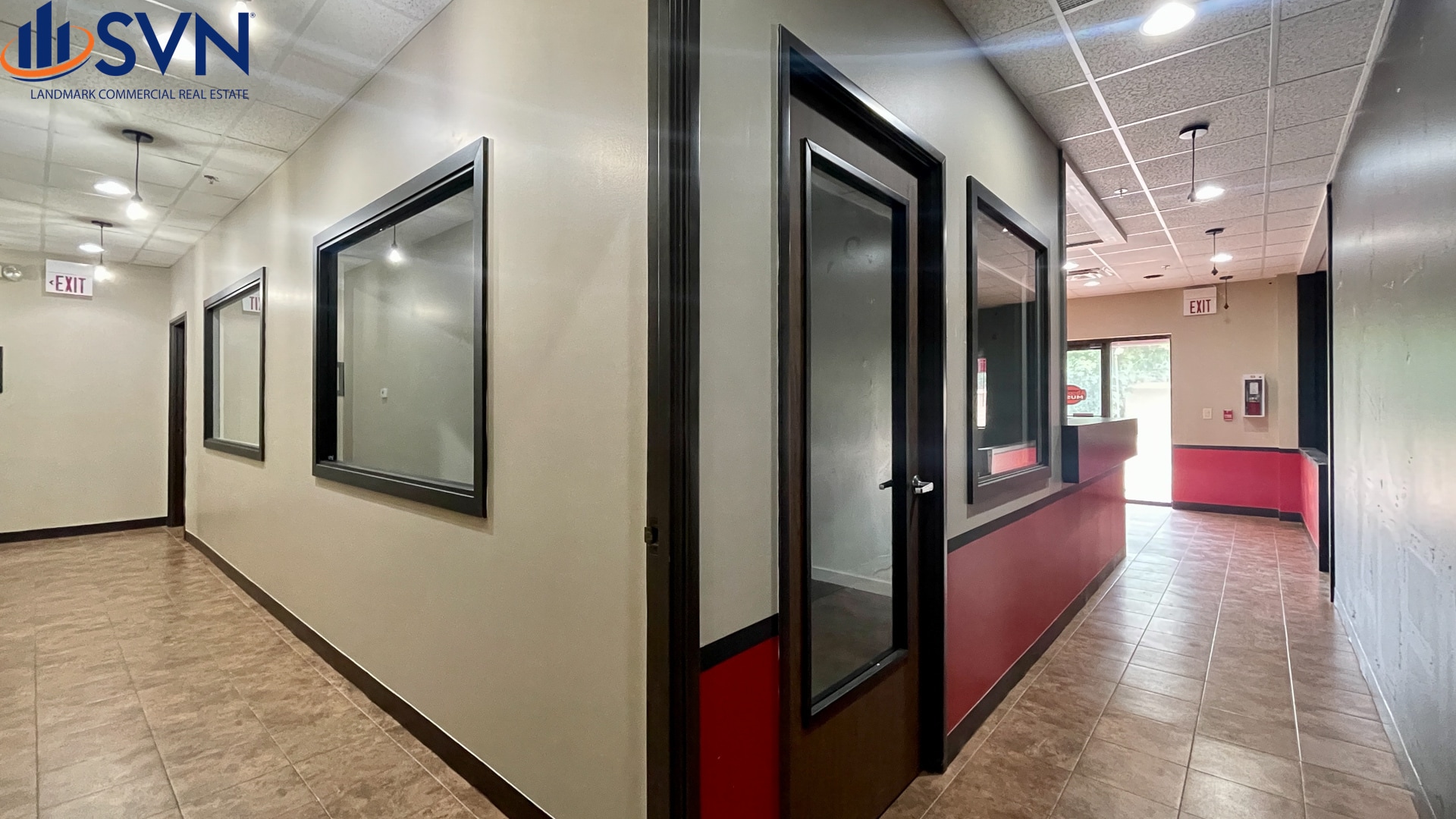 611 E State St, Geneva, IL à louer Photo intérieure– Image 1 sur 1