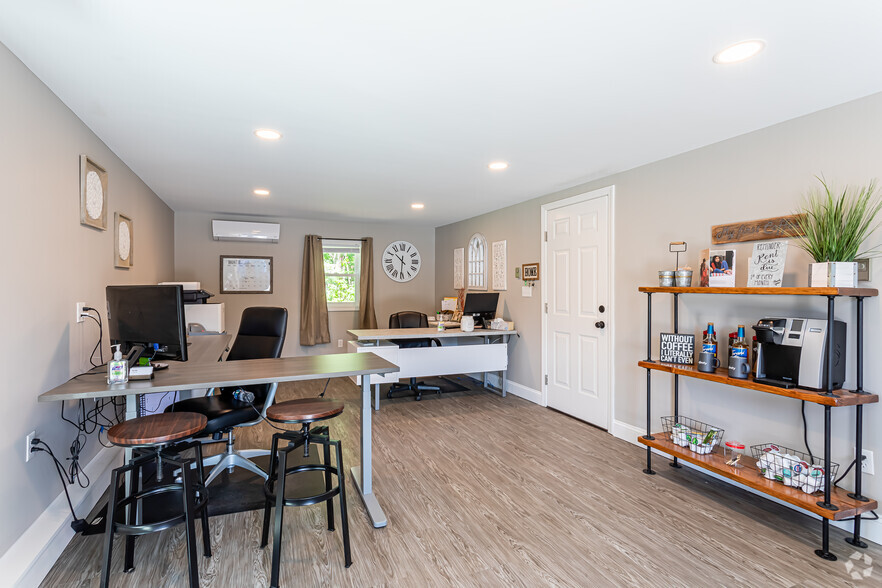 279 Amherst Rd, Sunderland, MA à vendre - Photo de l’immeuble – Image 3 sur 30