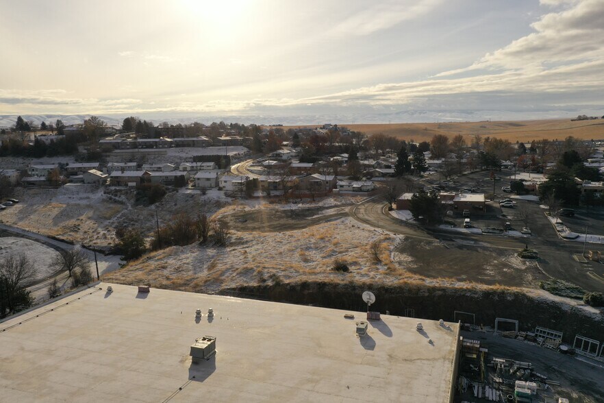 SW 30th Street, Pendleton, OR à vendre - Photo de l’immeuble – Image 1 sur 15