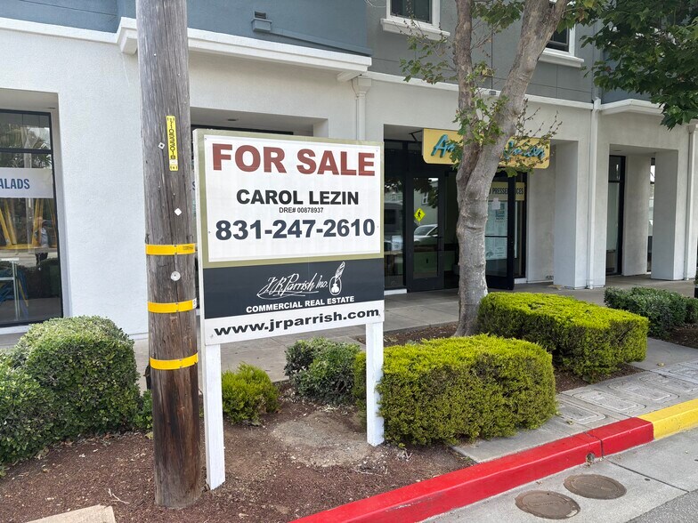 1066 41st Ave, Capitola, CA à vendre - Photo de l’immeuble – Image 3 sur 16