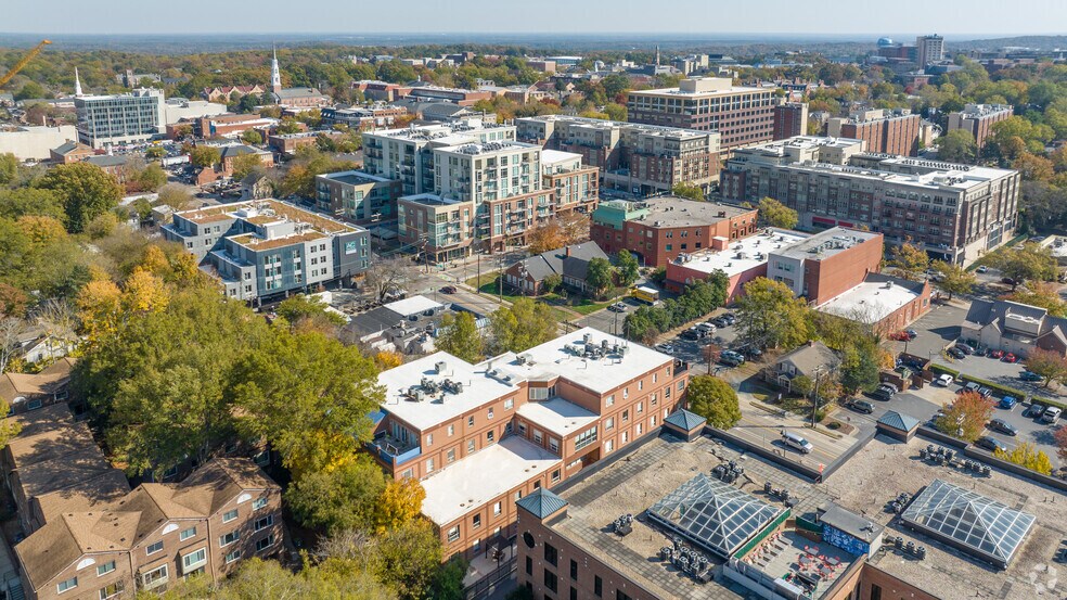 308 W Rosemary St, Chapel Hill, NC à louer - Aérien – Image 2 sur 15