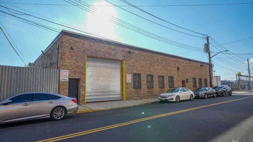 147-32 Farmers Blvd, Jamaica, NY à louer - Photo de l’immeuble – Image 2 sur 6