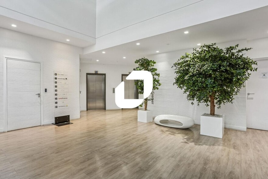 Avenue Pierre Grenier, Boulogne-Billancourt à louer - Hall d’entrée – Image 3 sur 15