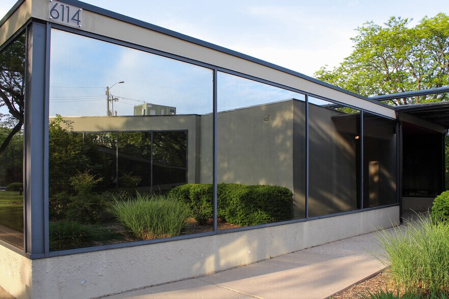 6112 Constitution Dr, Fort Wayne, IN à louer - Photo de l’immeuble – Image 2 sur 11