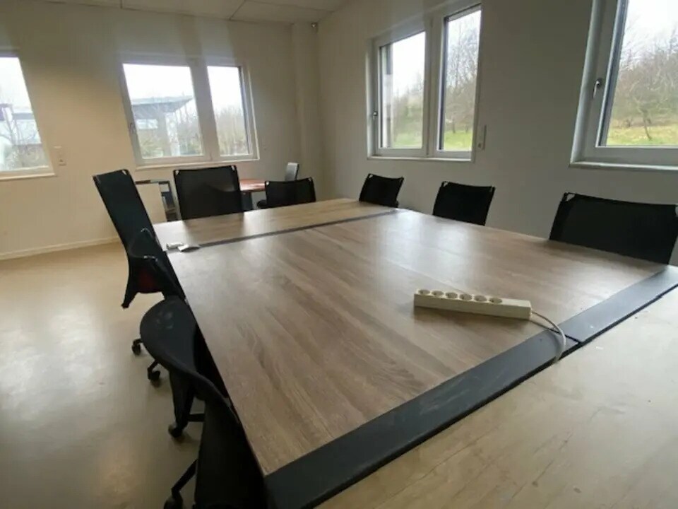 Bureau dans Saint-Priest à vendre Photo de l’immeuble– Image 1 sur 7