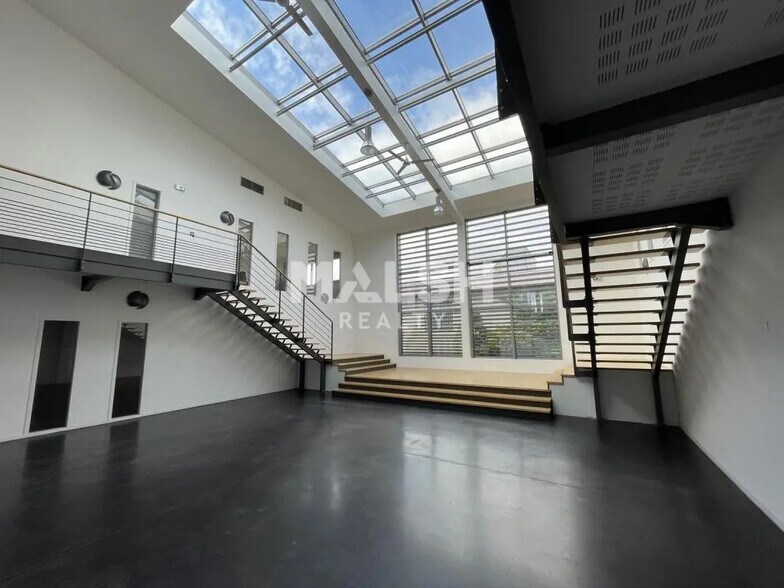 Bureau dans Décines-Charpieu à louer - Photo de l’immeuble – Image 3 sur 38