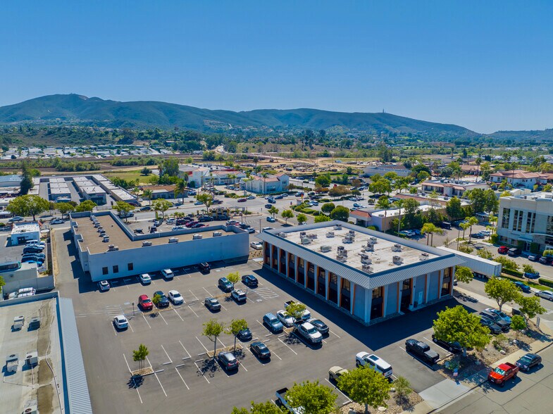 910 W San Marcos Blvd, San Marcos, CA à louer - Aérien – Image 2 sur 35
