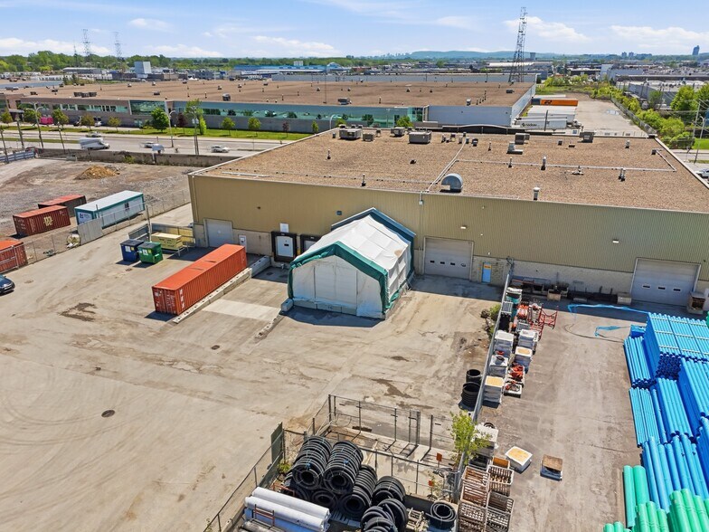 1233-1241 Dagenais O O, Laval, QC à louer - Photo de l’immeuble – Image 2 sur 8