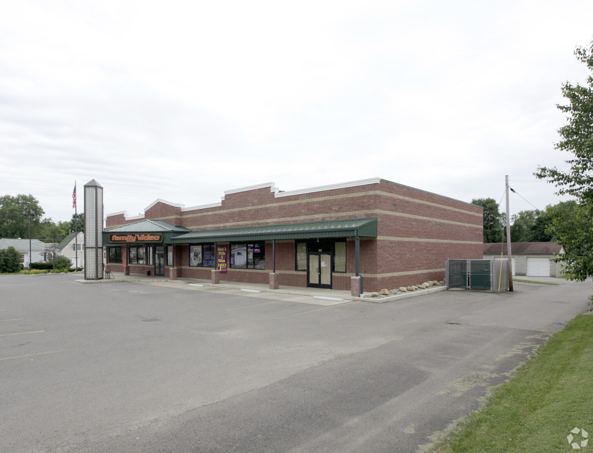 406-408 Coshocton Ave, Mount Vernon, OH à louer Photo principale– Image 1 sur 4