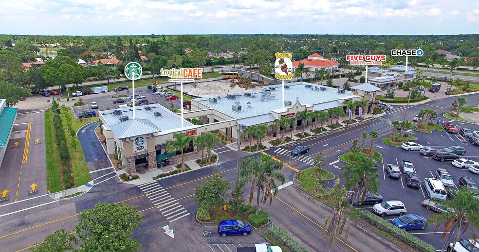 7335 Radio Rd, Naples, FL à louer - Photo de l’immeuble – Image 2 sur 10