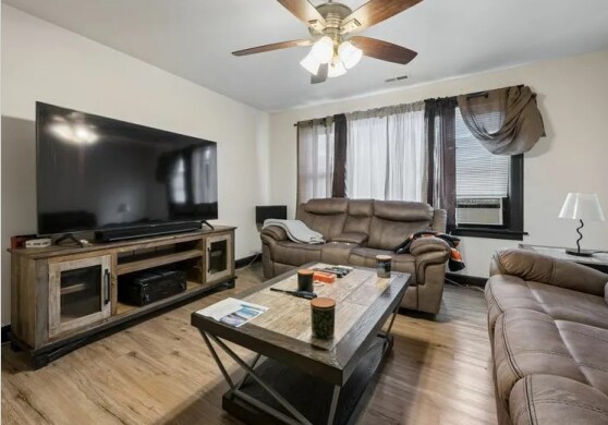 8907 S Cottage Grove Ave, Chicago, IL à vendre - Photo intérieure – Image 3 sur 6