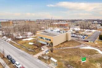 7150 Rue Frederick-Banting, Montréal, QC - VUE AÉRIENNE vue de carte