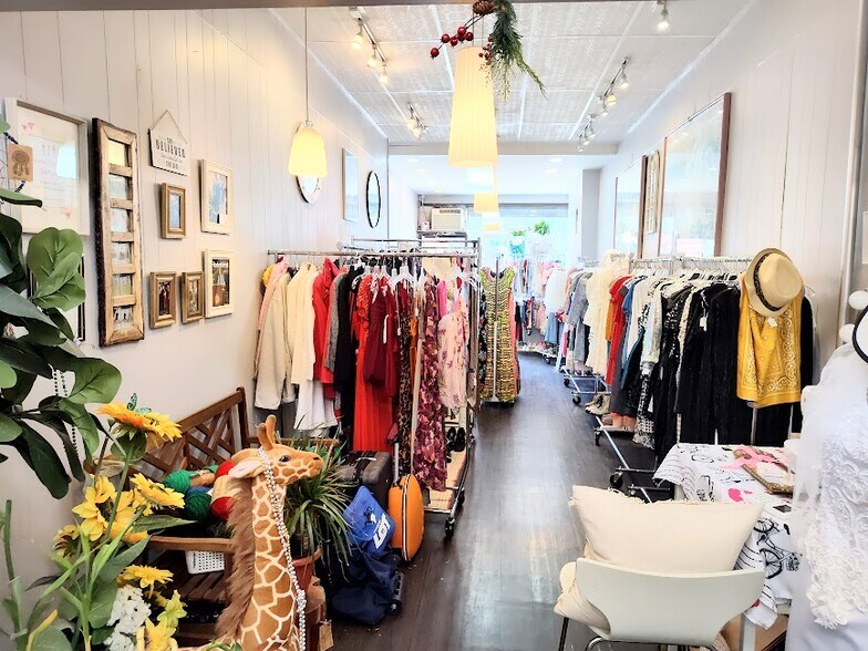 568 Manhattan Ave, Brooklyn, NY à louer - Photo de l’immeuble – Image 3 sur 6