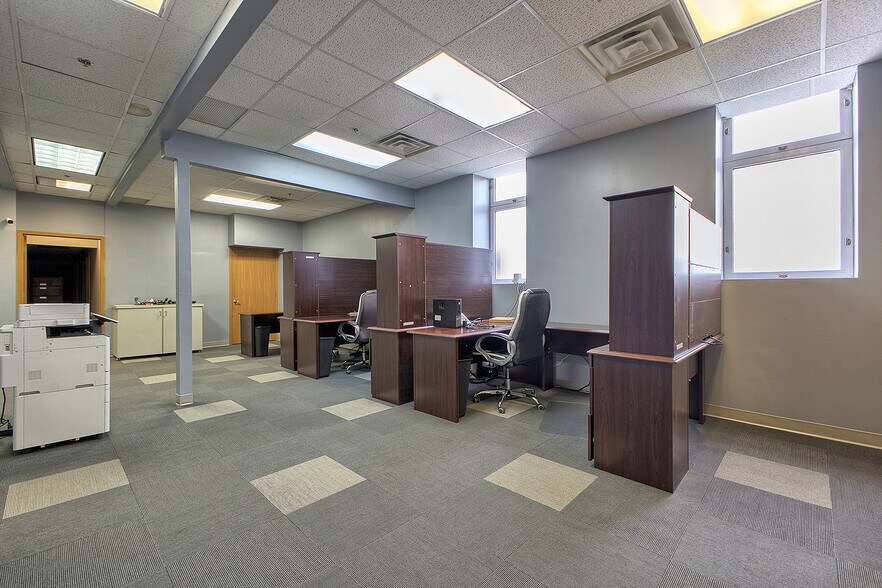 911 Ligonier St, Latrobe, PA à vendre - Photo de l’immeuble – Image 3 sur 16