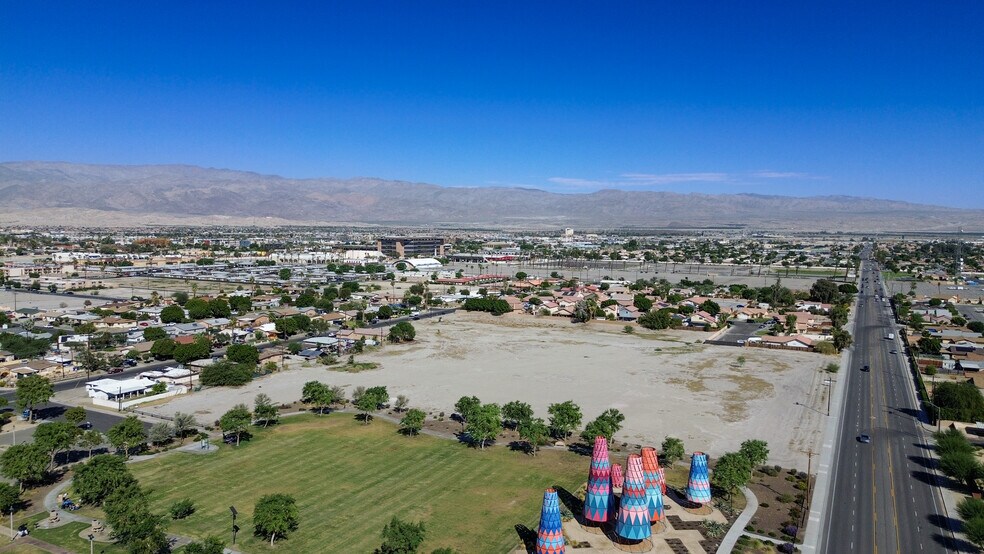 Doctor Carreon, Indio, CA à vendre - Photo de l’immeuble – Image 3 sur 21