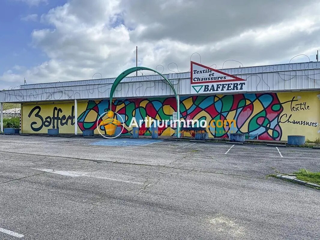 Local commercial dans Bourgoin-Jallieu à vendre Photo de l’immeuble– Image 1 sur 13