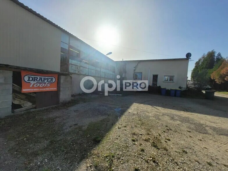 Local d'activités dans Feytiat à vendre - Photo de l’immeuble – Image 3 sur 4