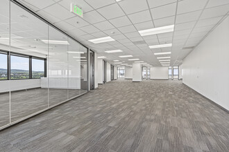 5000 Birch St, Newport Beach, CA à louer Photo intérieure– Image 1 sur 9