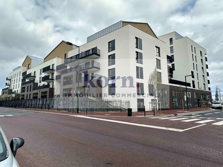 Local commercial dans Bagneux à louer - Photo de l’immeuble – Image 1 sur 4