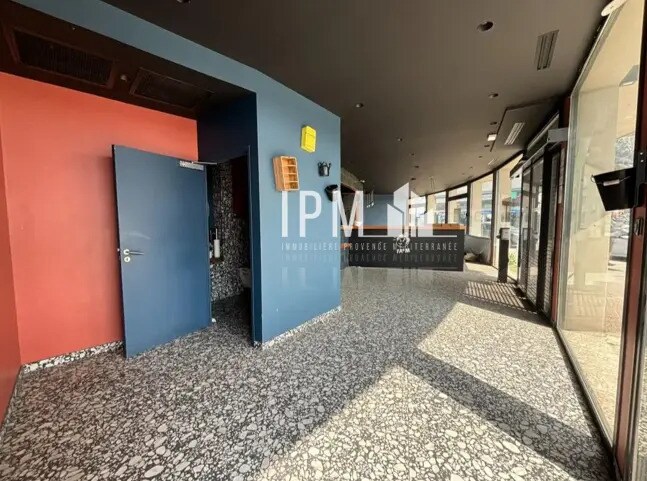 Local commercial dans Toulon à louer - Photo de l’immeuble – Image 3 sur 7