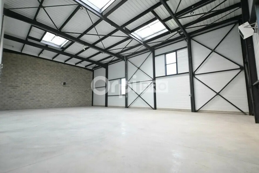 Bureau dans Colombier-Saugnieu à louer - Photo intérieure – Image 3 sur 8