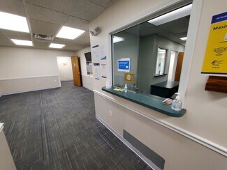 Plus de détails pour 32 Ellicott Ave, Batavia, NY - Bureau à louer