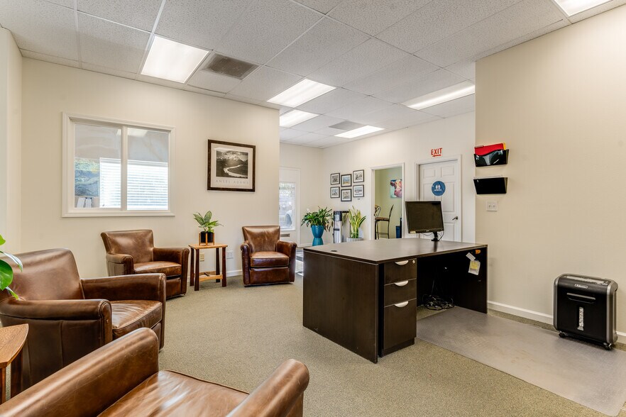 7090 Atascadero Ave, Atascadero, CA à vendre - Photo de l’immeuble – Image 3 sur 16