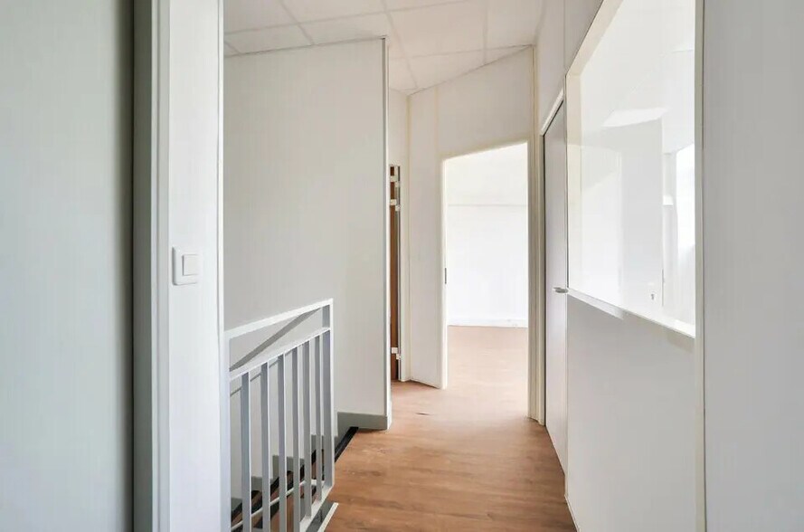 Bureau dans SAINT-OUEN-L'AUMONE à louer - Photo de l’immeuble – Image 2 sur 7