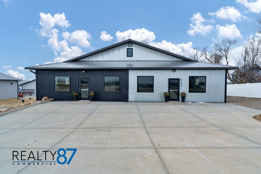 3230 Center Point Rd, Robins, IA à vendre - Photo de l’immeuble – Image 1 sur 17