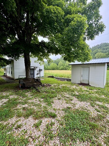 2071 Mattie Rd, Louisa, KY à vendre - Photo de l’immeuble – Image 3 sur 31