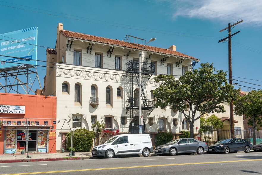 1475 W Adams Blvd, Los Angeles, CA à vendre - Photo principale – Image 1 sur 36