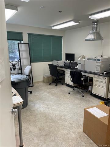 37 Ramland Rd, Orangeburg, NY à louer - Photo intérieure – Image 3 sur 46