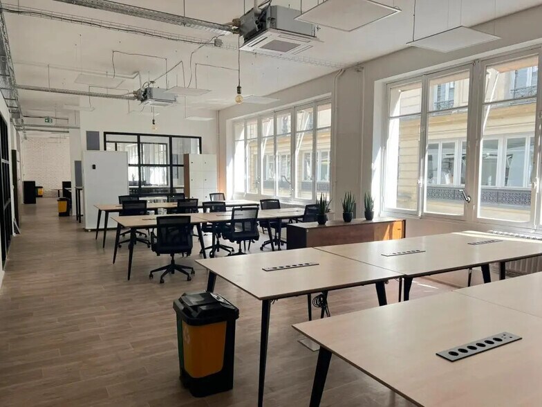 Bureau dans Paris à louer - Photo de l’immeuble – Image 2 sur 8