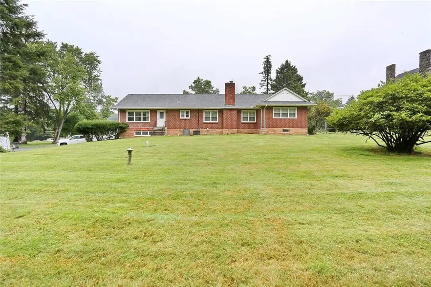 574 Route 303, Blauvelt, NY à vendre - Photo de l’immeuble – Image 3 sur 8