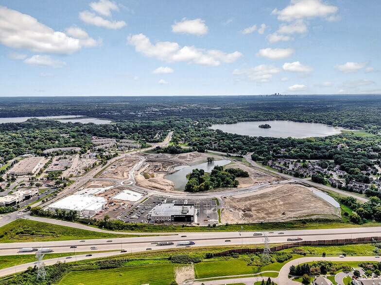 13001 County Road 10, Plymouth, MN à louer - Photo de l’immeuble – Image 2 sur 5