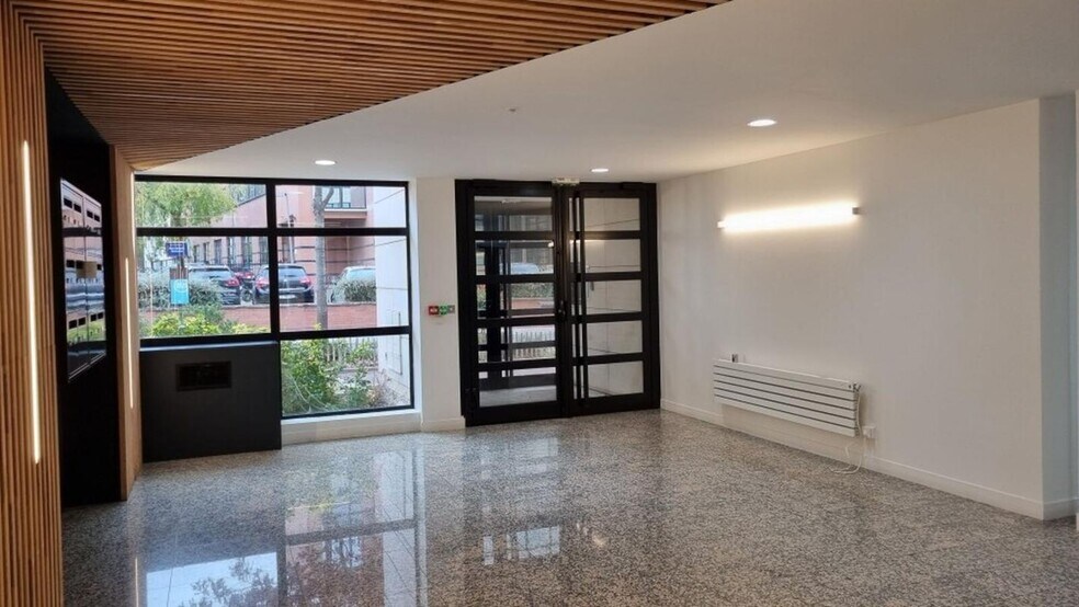 16 Rue Jean Jacques Rousseau, Issy-les-Moulineaux à louer - Hall d’entrée – Image 2 sur 13