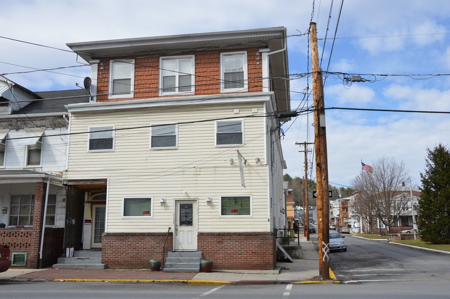 60 Valley St, New Philadelphia, PA à vendre - Photo principale – Image 1 sur 8