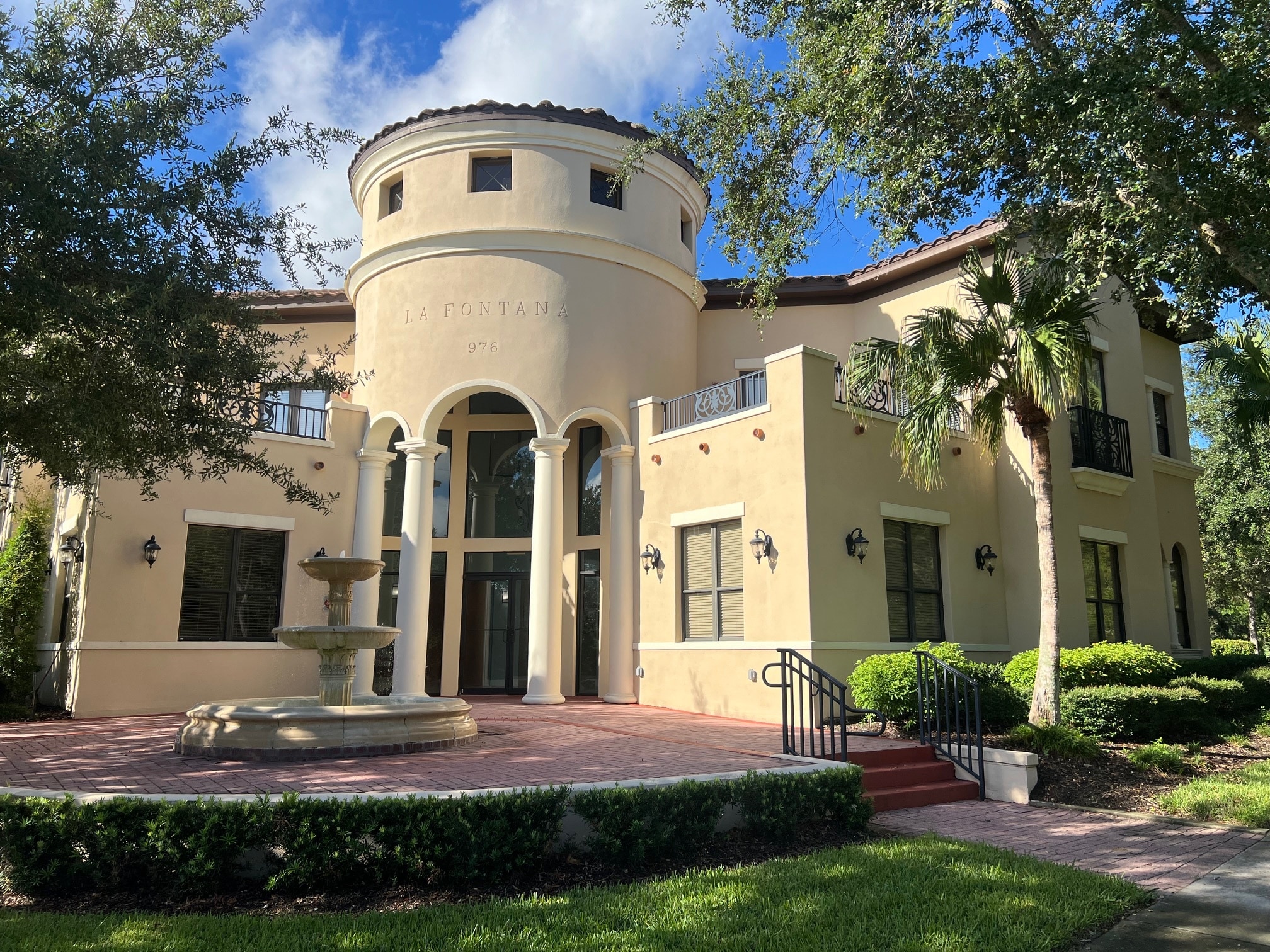 976 Lake Baldwin Ln, Orlando, FL à louer Photo de l’immeuble– Image 1 sur 6