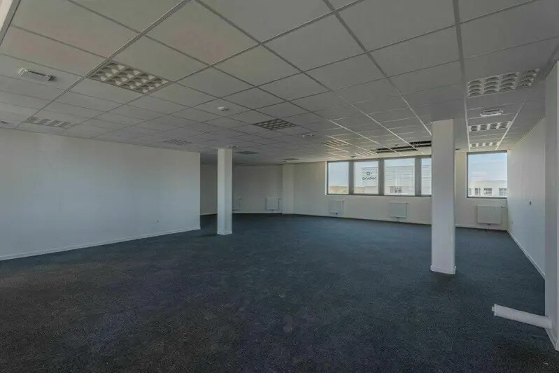 Bureau dans Épron à vendre - Photo intérieure – Image 2 sur 17