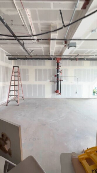 103 N Chapel Ave, Alhambra, CA à louer - Vidéo sur l’annonce professionnelle – Image 2 sur 10