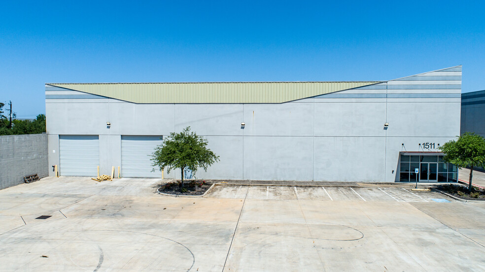1511 Industrial Dr, Missouri City, TX à louer - Photo de l’immeuble – Image 2 sur 9