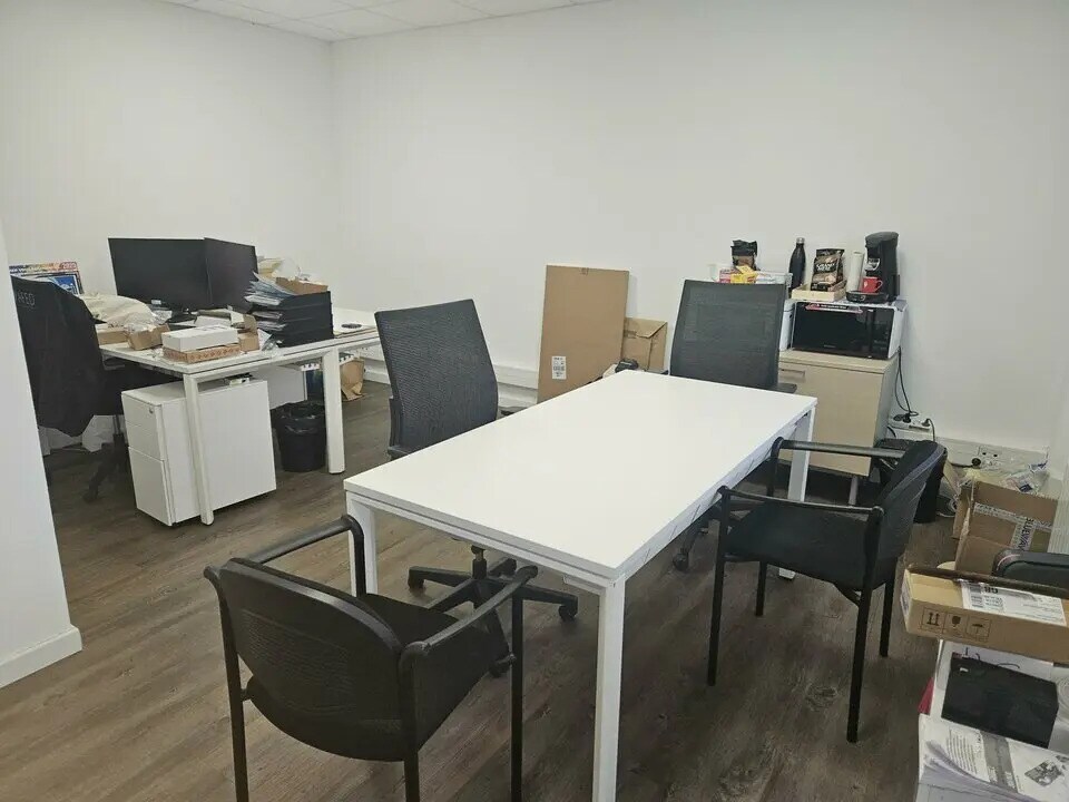 Local d’activités dans Montmerle-sur-Saône à louer Photo intérieure– Image 1 sur 6