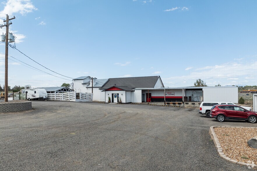 1762 S Adams Dr, Madras, OR à vendre - Photo de l’immeuble – Image 2 sur 25